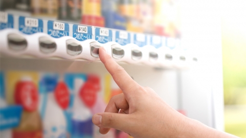 日本響應減塑 多地自動販賣機撤走樽裝飲品