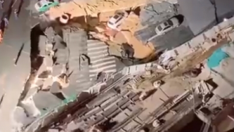 內地廈門地鐵站工地突下陷 2車掉落巨洞 污水猛灌月台