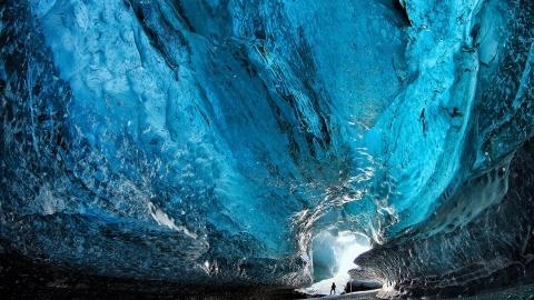 冰川下的夢幻水晶皇宮