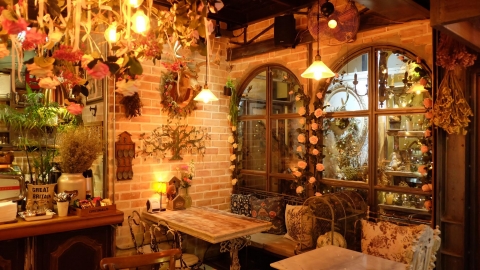 曼谷歐洲教堂復古風Cafe