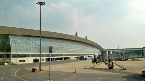 泰國旅行於武漢機場轉機染病 內地夫婦回家聚餐全家6人確診