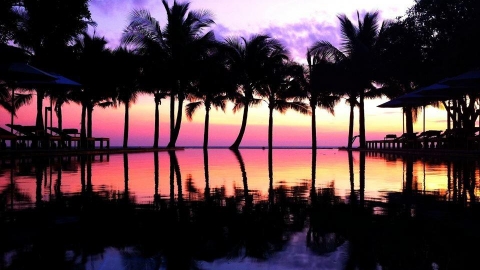 華欣Infinity Pool歎日落海景 豪華套房直達海灘曬太陽