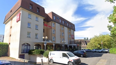 旅客法國酒店猝死當局恐新冠肺炎 勒令同團30人留酒店禁出門