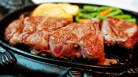 Blogger推介沖繩那霸7大美食 琉球新麵／88牛扒／雪鹽冰淇淋／豬肉蛋飯糰