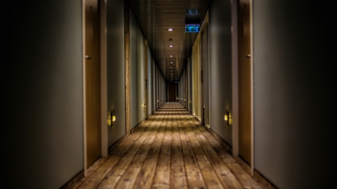 酒店6大最易中伏免費服務/備品 小心行李秤／免費充電器？