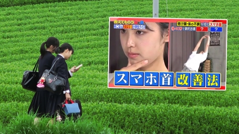 低頭玩手機易現雙下巴、法令紋 日本節目教1招即知有無「手機頸」+40秒運動紓緩症狀