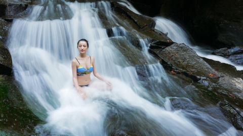 Goa Rang Reng 靈氣迫人瀑布扮仙女