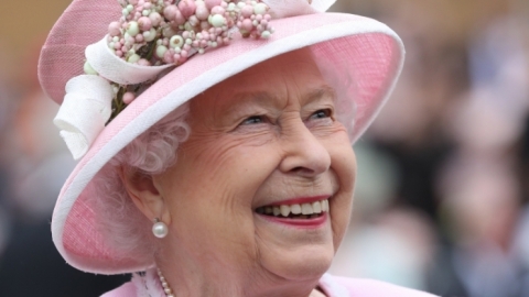 疫情下收入銳減6千4萬鎊 皇室開售英女皇同款家居用品