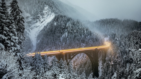 鐵道迷歐遊5年影盡唯美火車相 火車穿越迷霧純白雪山仙景
