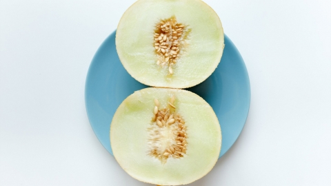 日本網民無聊幫蜜瓜畫人樣超逼真 亂咁放被誤當人頭嚇親父母