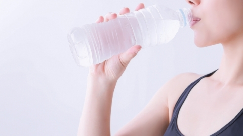 慳錢媽媽為女兒改裝膠樽變水壺用足1年 致小四女童早發育10歲來月經