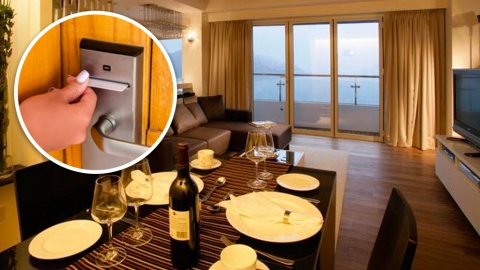 網民分享南區酒店Staycation奇遇 竟遇泳衣女拍卡闖入問路！？