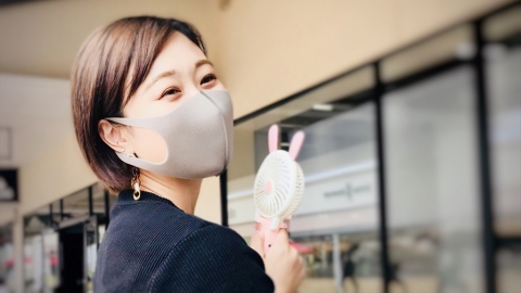 酷熱天氣用手提風扇隨時消暑變中暑！ 日本醫生教1招快速降溫6°C