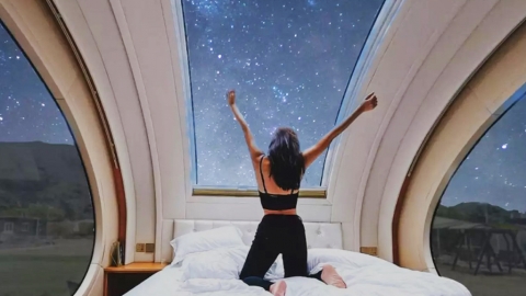 星際露營車Glamping床上觀星