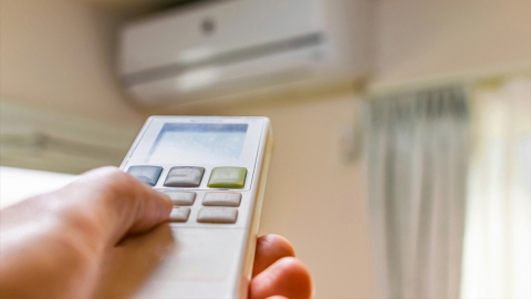 滿身大汗回家開冷氣睡覺 內地女子一覺醒來突然耳聾