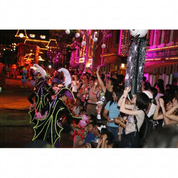 相片來源:香港迪士尼樂園 迪士尼萬聖節黑色世界 驚慄震撼浪接浪