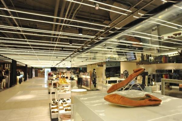 台北誠品大變身 書迷「朝聖」