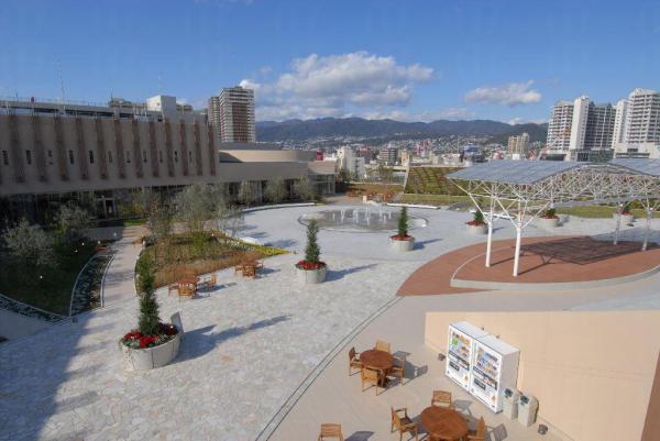 大阪激新巨Mall Hello Kitty 陪玩