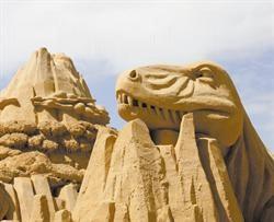 和恐龍有關的展品,貌相逼真。 墨爾本恐龍沙雕展 3千噸沙侏羅紀