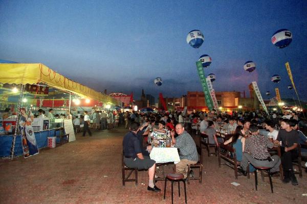 青島啤酒節賀國慶 8 月潮爆狂歡