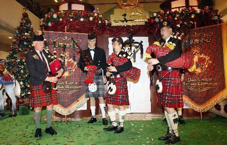 將軍澳中心 格仔部屋風笛聲飄揚