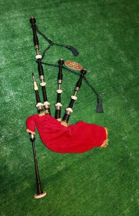 古董非洲黑木風笛 將軍澳中心 格仔部屋風笛聲飄揚