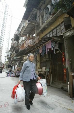 上環永利街 感受「歲月神偷」