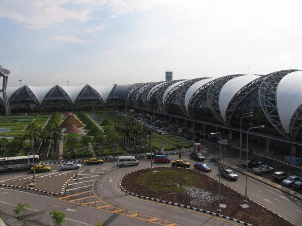 超快 30 分鐘機鐵 曼谷機場快線通車