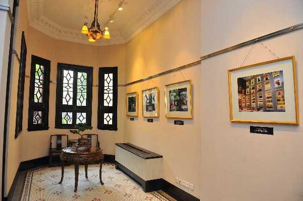 牆上展示 GODIVA 的發展史。 GODIVA 全球首家 Café 登陸上海