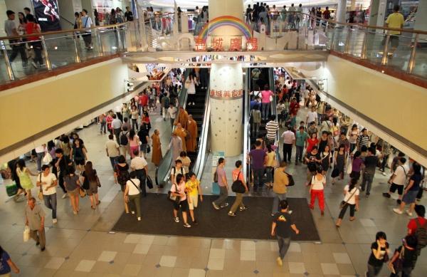 大家凡於連城廣場的食肆以電子貨幣消費滿 0,即可換領 MTR Malls 現金禮券一張。 連城廣場食滿 0 即送 現金券