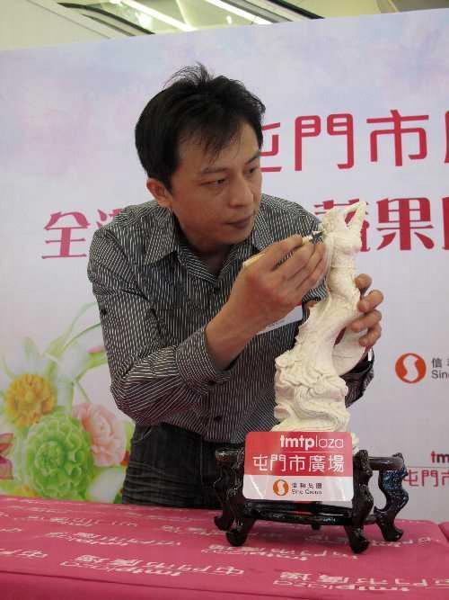 首個蔬果雕塑藝術展 有得睇有得學