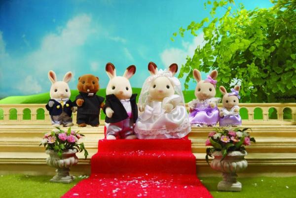 英國 2011 年限量版結婚套裝。 森林家族慶威廉大婚 繽紛派對送禮品