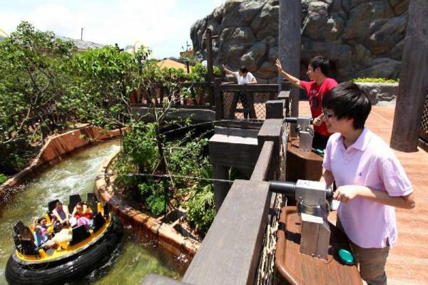 海洋公園夏水禮開鑼 港人專享夜間門票優惠