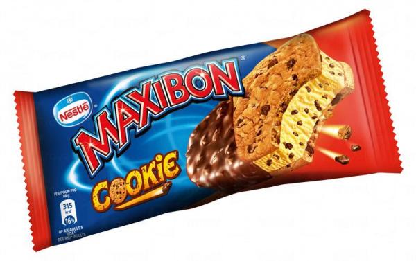 意大利原裝入口的 MAXIBON Cookie 雪糕批,裡面是呍呢拿雪糕配上朱古力碎粒,外層配上香濃朱古力脆皮及脆脆曲奇 2 種不同口味。 Chok 住食雀巢雪糕三文治 贏最新換鏡相機