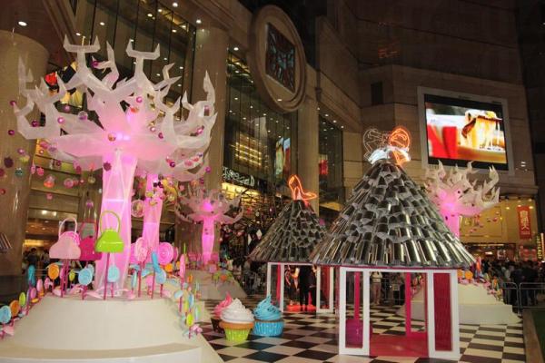 時代廣場 x 郭培 Barbie 聖誕粉紅派對登場