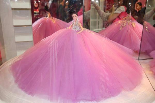 時代廣場 x 郭培 Barbie 聖誕粉紅派對登場