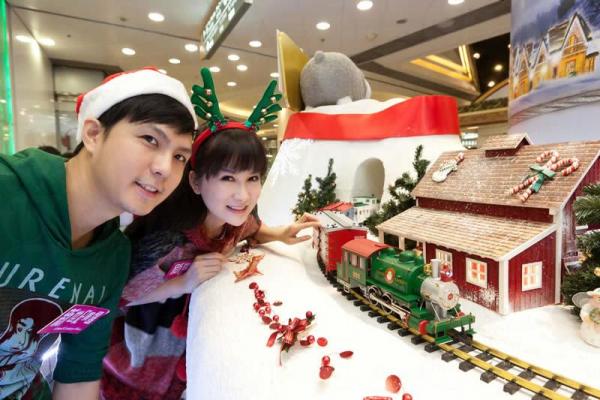 新世紀廣場聖誕小火車 載你進入雪國小鎮