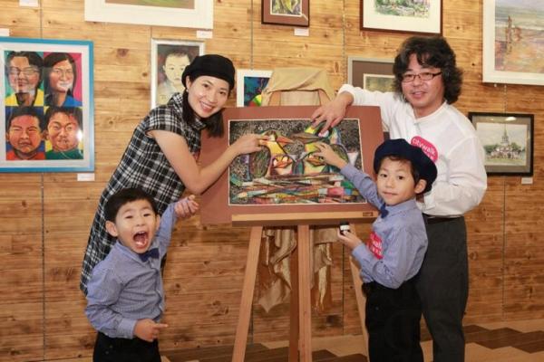 香港 5 歲「畫壇神童」 荃新天地開畫展