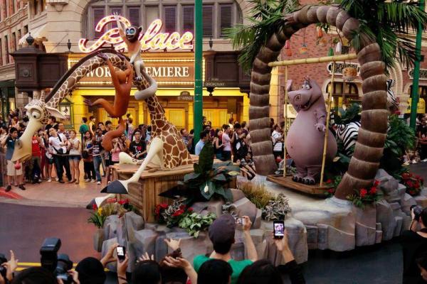 新加坡環球影城 經典角色晒冷花車巡遊