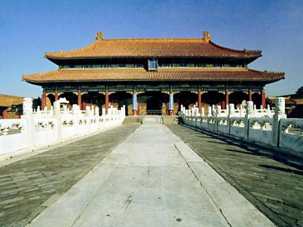 在故宮中,可參觀養心殿、乾清宮和御花園。 永安 5 天抵玩團 ,699 遊北京