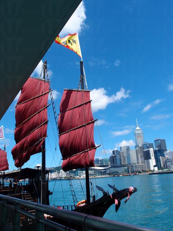 坐傳統帆船張保仔號 45 分鐘暢遊維港