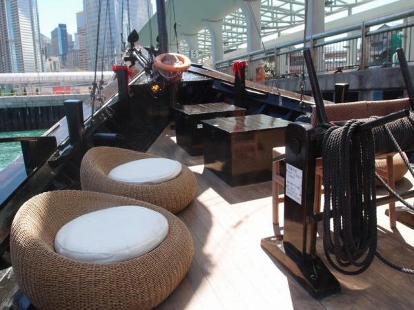 坐傳統帆船張保仔號 45 分鐘暢遊維港