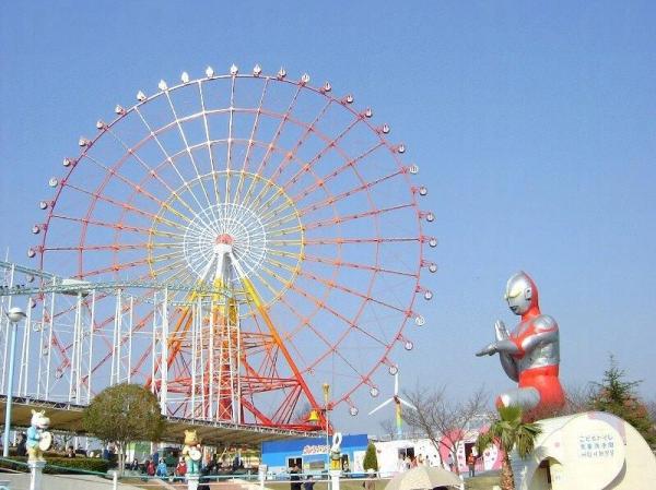 超人被擊倒了！ 主題公園玩到9月