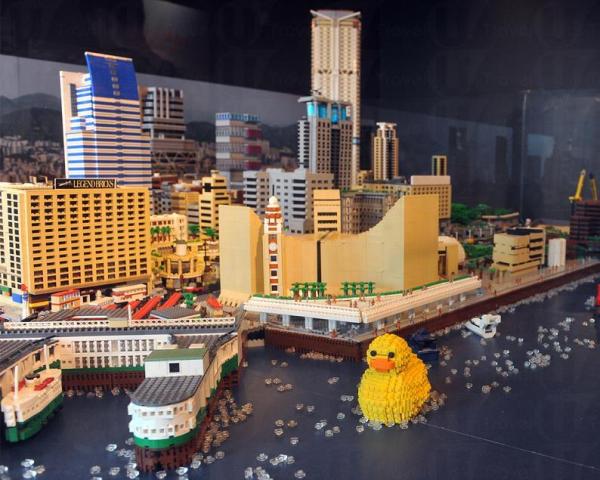 巨鴨變積木 「游」入展城館