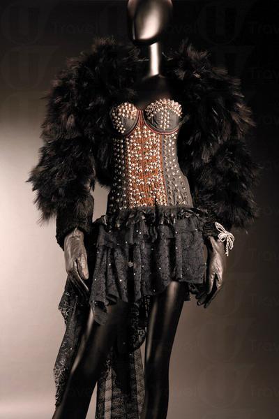 梅艷芳的《烈焰紅唇》服飾 劉培基時裝展 樂壇百變傳奇