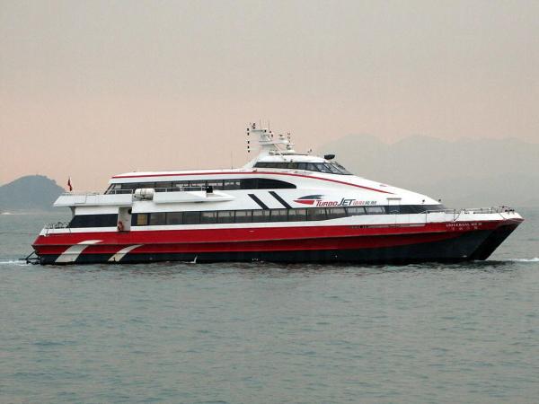 噴射飛航 送港澳「尊豪位」船飛