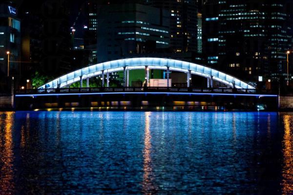 堂島大橋亦有精彩的燈飾 大阪・光の饗宴 大玩燈光騷