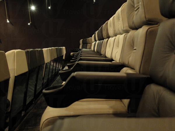 時代廣場新UA 11.21開幕