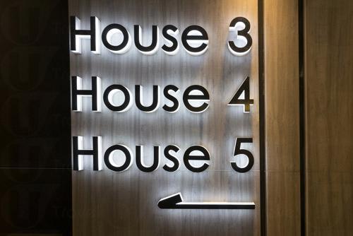 時代廣場新UA 11.21開幕