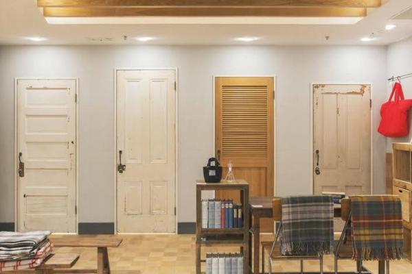 設計簡約的試身室。圖:Niko and 全港最大Niko and... 登陸新世紀廣場